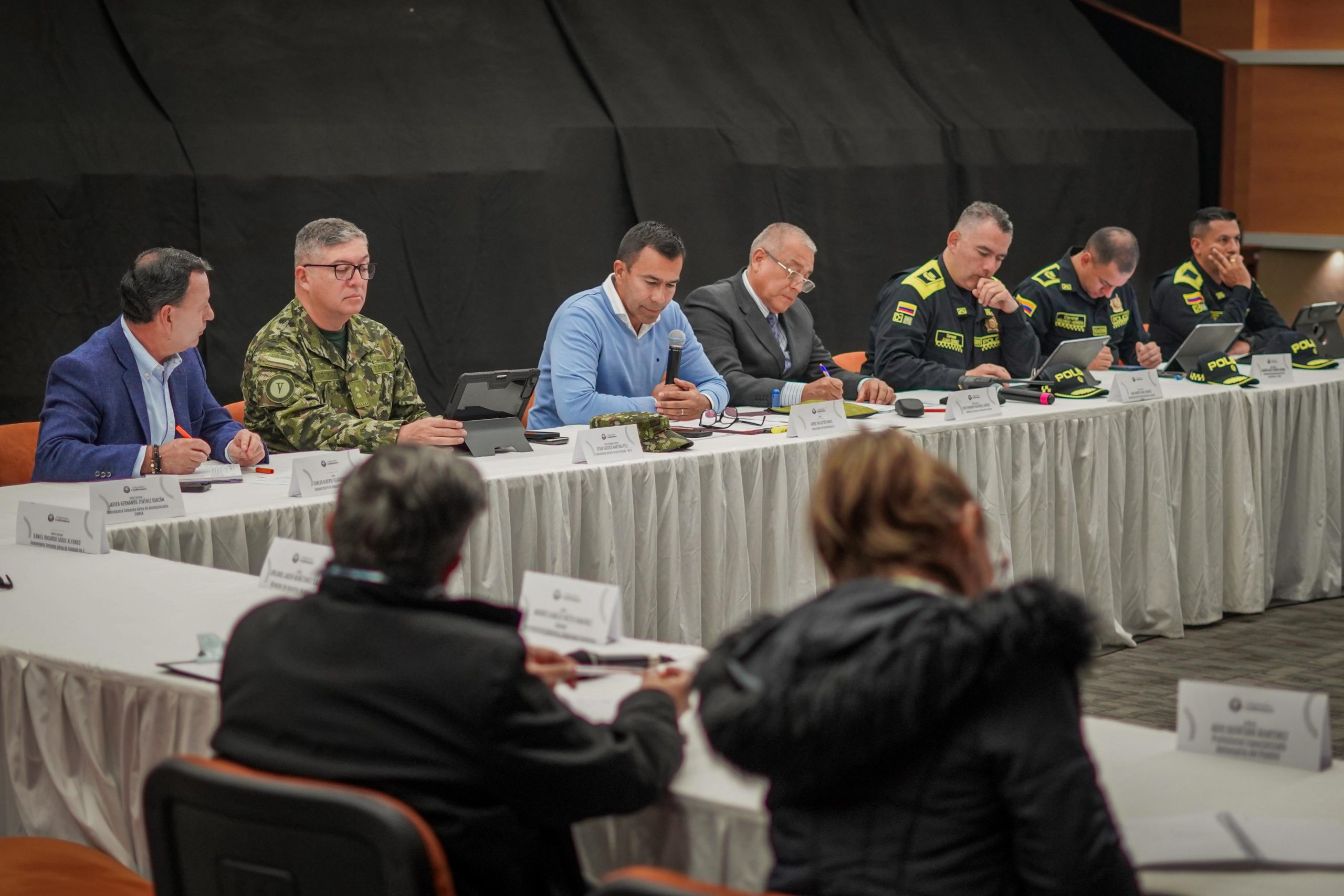 El Gobernador lidera el plan de seguridad para garantizar las elecciones en Cundinamarca.