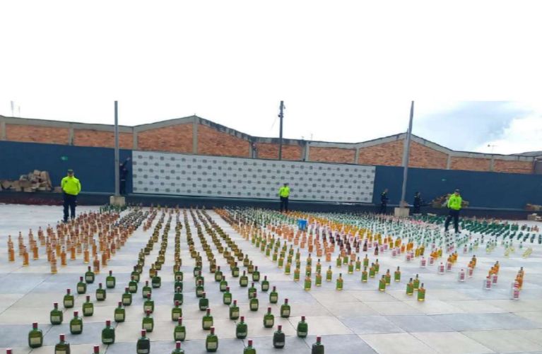 Cundinamarca refuerza operativos contra licor adulterado incautando más de 11.800 botellas