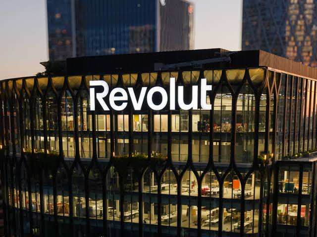 Revolut recibe luz verde: el gigante fintech británico se prepara para revolucionar la banca en Colombia