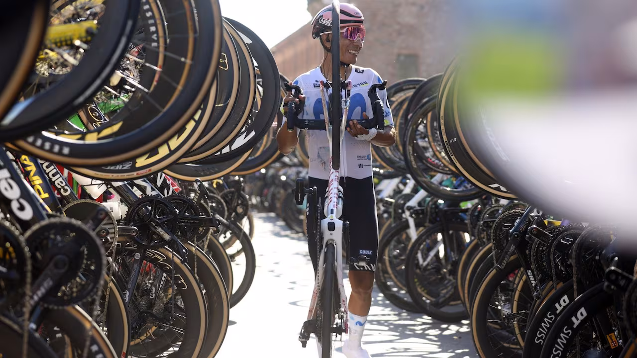 Nairo Quintana cierra 17 años de carrera profesional con homenaje en Italia